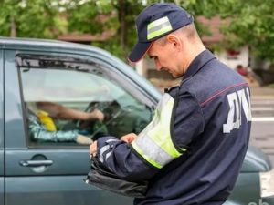 Кто может остановить автомобиль для проверки документов